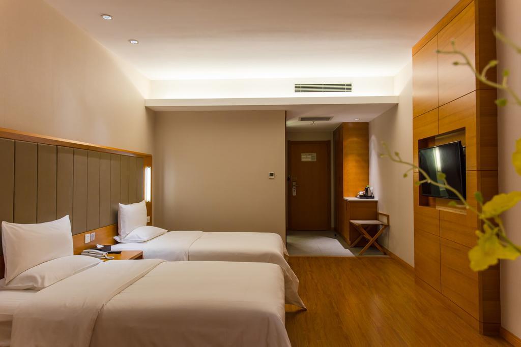 Ji Hotel Wuhan Guanggu Plaza Exterior foto