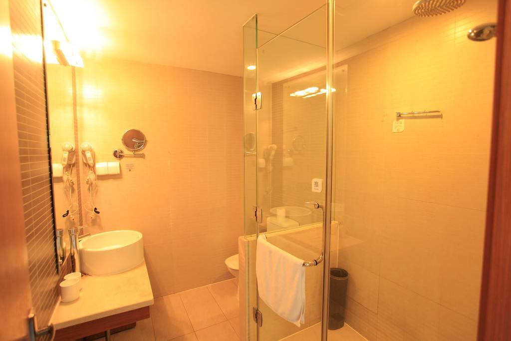 Ji Hotel Wuhan Guanggu Plaza Zimmer foto