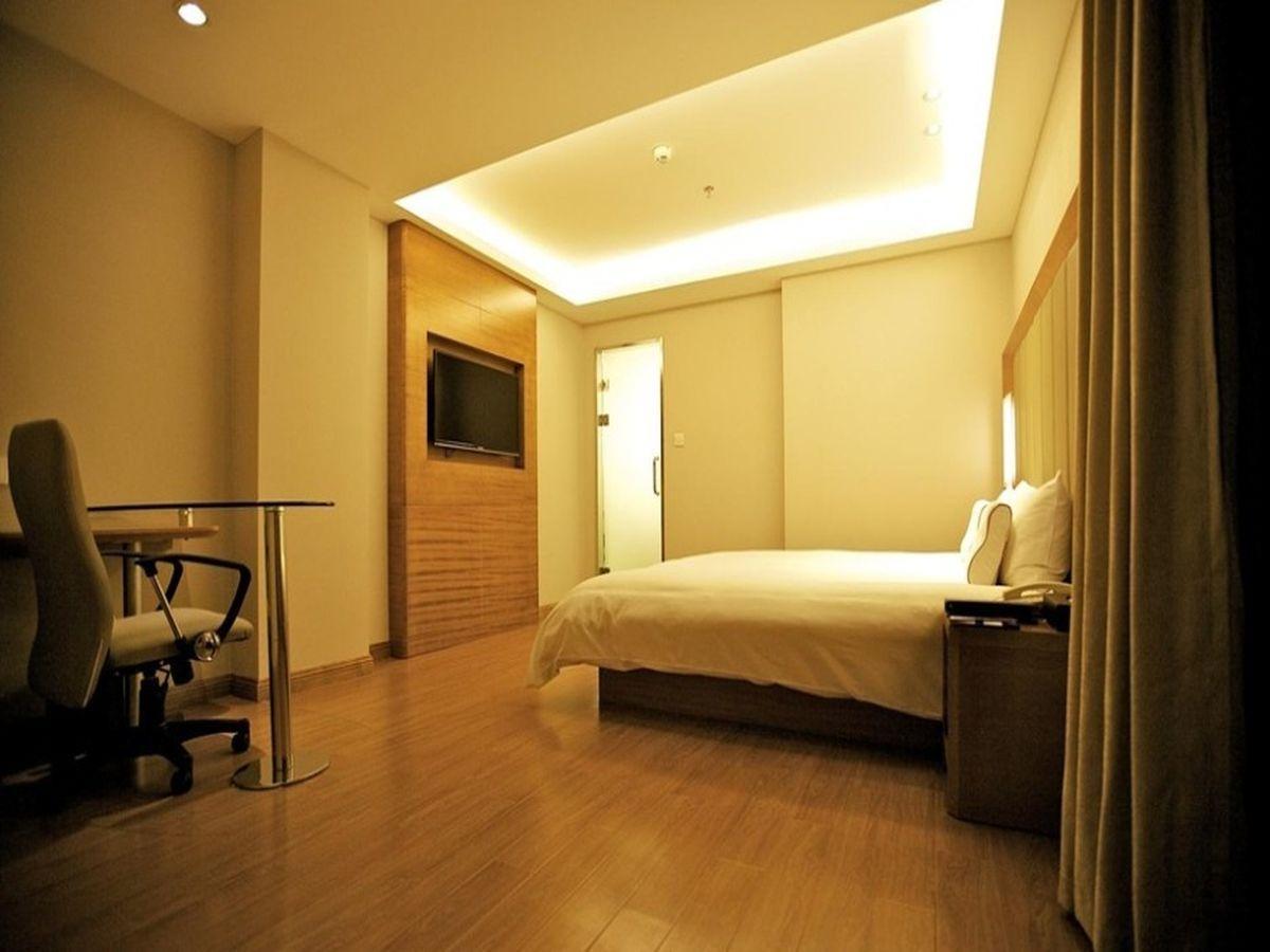 Ji Hotel Wuhan Guanggu Plaza Exterior foto